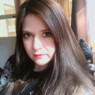 Dr Hina Naeem-derma-folder
