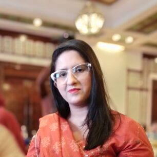 Dr Filza Hafeez-derma-folder