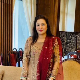 Dr Rabia Tariq-derma-folder