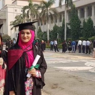Dr Zoya Ishfaq-derma-folder
