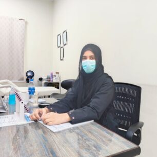 Dr Madiha Anjum-derma-folder