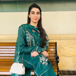 Dr Wafia Qamar-derma-folder