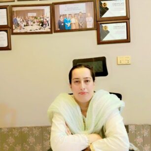 Dr Ayesha Jabbar Niazi-derma-folder