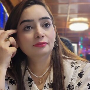DR Quratulain Memon-derma-folder