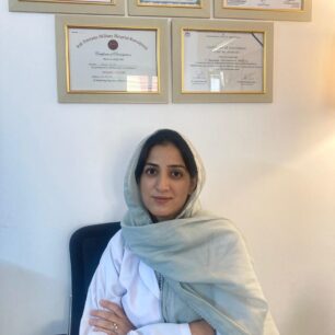 dr Huma Farid-derma-folder