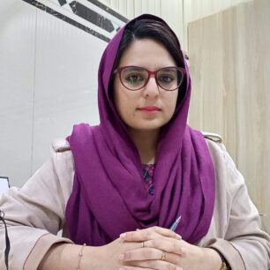 Dr Ayesha Anjum-derma-folder