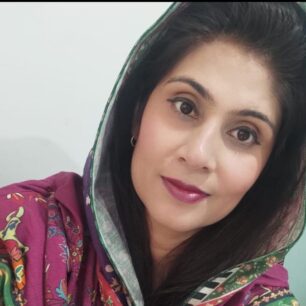Dr Midhat Ambreen-derma-folder